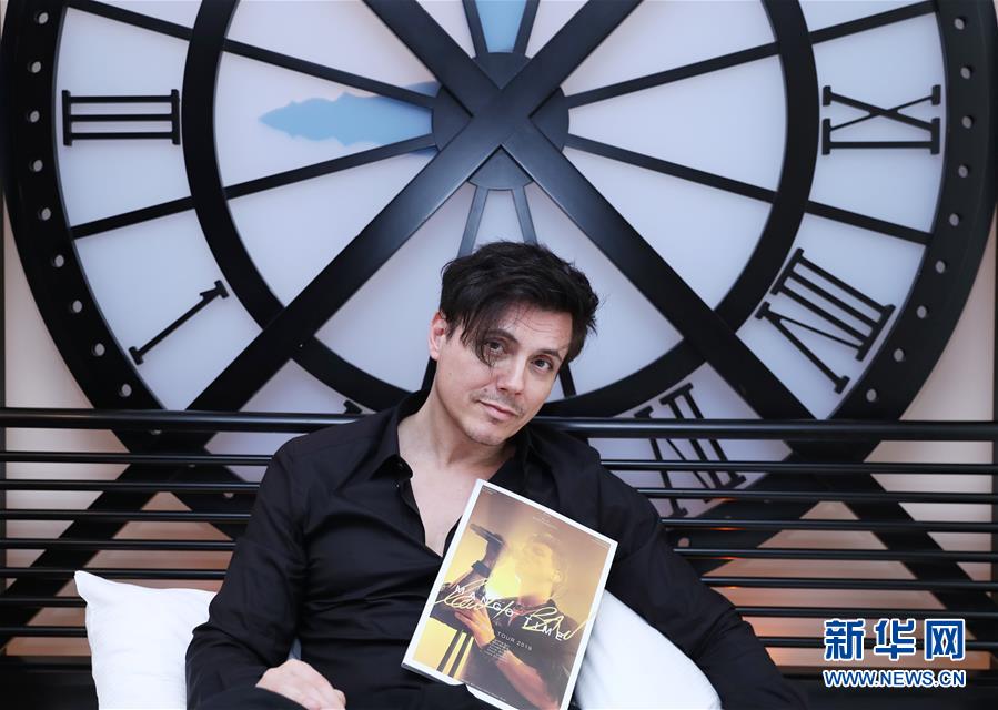 （國(guó)際&middot;圖文互動(dòng)）（1）通訊：手牽手，我們共同驅(qū)散陰霾&mdash;&mdash;法國(guó)音樂(lè)人創(chuàng)作抗疫歌曲背后的故事