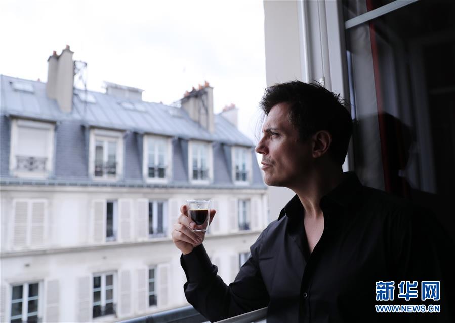 （國(guó)際&middot;圖文互動(dòng)）（5）通訊：手牽手，我們共同驅(qū)散陰霾&mdash;&mdash;法國(guó)音樂(lè)人創(chuàng)作抗疫歌曲背后的故事