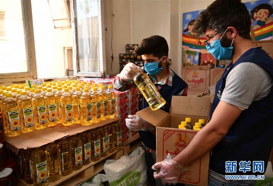 （國際疫情&middot;圖文互動）（6）通訊：疫情中，那抹笑容最難忘&mdash;&mdash;記向困難家庭發放愛心包裹的敘利亞青年志愿者