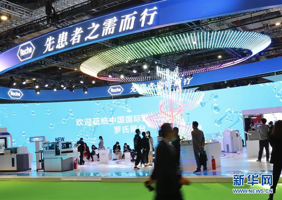 （第三屆進(jìn)博會&middot;圖文互動）（9）新疫苗、新療法，進(jìn)博會最&ldquo;火爆&rdquo;展區(qū)見聞