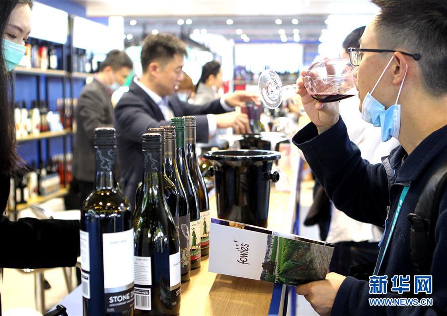 （第三屆進博會&middot;圖文互動）（11）全球&ldquo;寶藏級&rdquo;美食薈萃&mdash;&mdash;進博會食品及農產品館遍藏世間珍饈