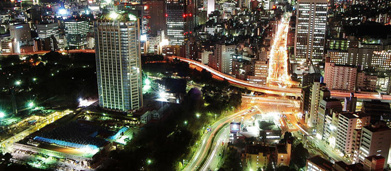 &ldquo;新絲路&rdquo;串起西部兩顆明珠