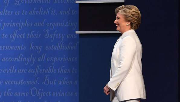 &ldquo;郵件門&rdquo;發酵：希拉里的&ldquo;水門丑聞&rdquo;還是FBI非法干政？