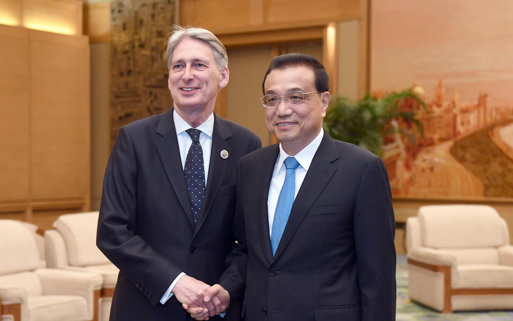 李克強會見英國首相特使、財政大臣哈蒙德