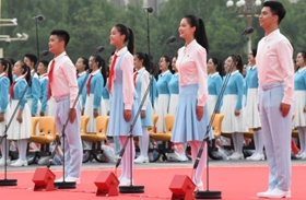 聽共青團員和少先隊員的心聲：請黨放心，強國有我！