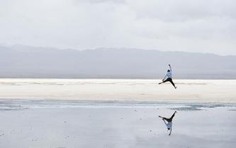 中國(guó)&ldquo;天空之鏡&rdquo;茶卡鹽湖開(kāi)園迎客